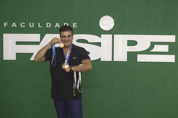 Acadêmico de Direito da Fasipe vai disputar Mundial de Natação no Japão